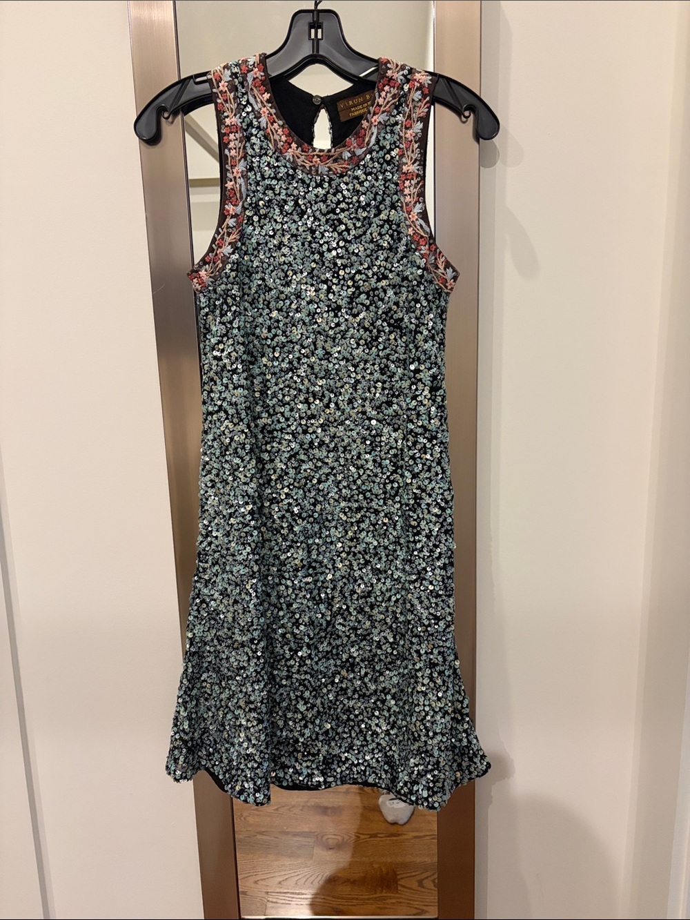 Sequin Embellished Varun Bahl Sleeveless Shift Dress - Black & Mint